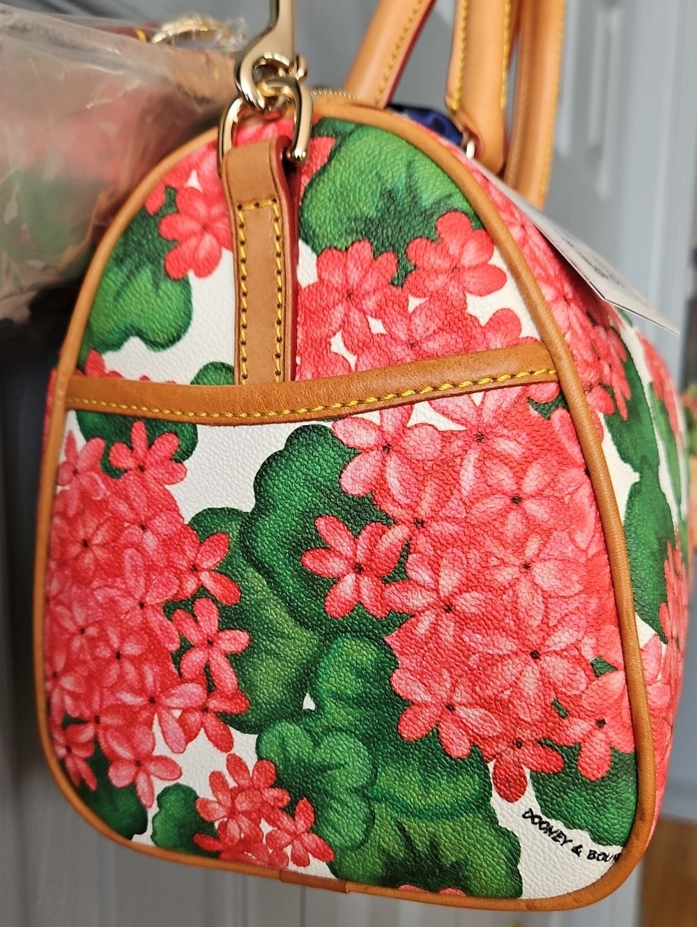 NWT Dooney & Bourke Floral Hydrangea Satchel with Matching Zip Pouch & Key Fob - Picture 8 of 16